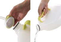 Simply detach the tank with a single touch and dispose of the contents.